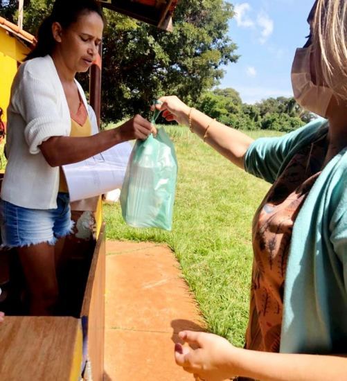 KITS DE HIGIENIZACÃO ENTREGUES NAS FAZENDAS E SÍTIOS DA ZONA RURAL DE LUIZ ANTÔNIO