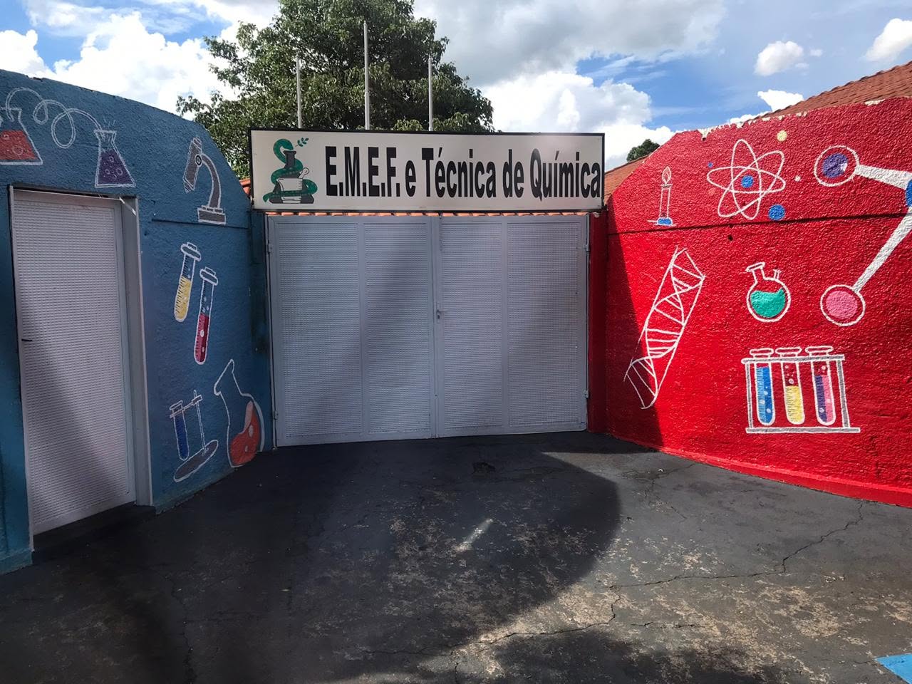 Fachada da Escola Técnica de Química de Luiz Antônio